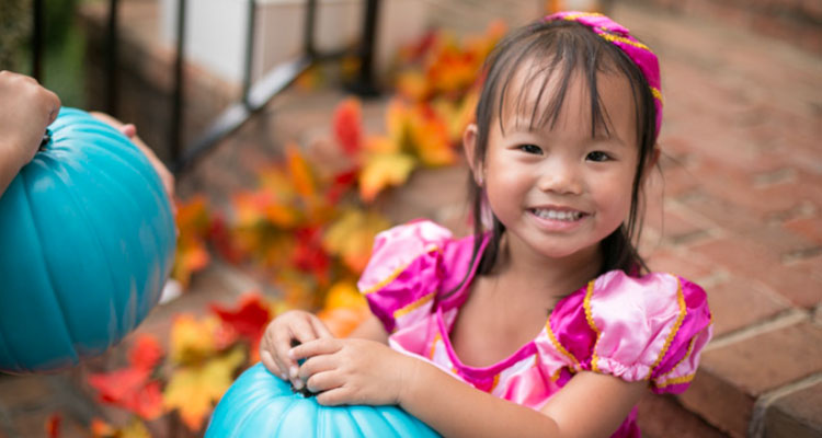 Teal Pumpkin Project Makes Halloween Safe for Kids with Food Allergies - Learning Liftoff