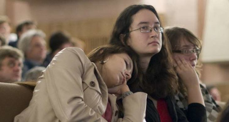 Lectures vs. Active Learning: Which is More Effective?