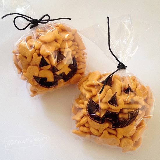 Halloween Treats: Goldfish Pumpkin Bags