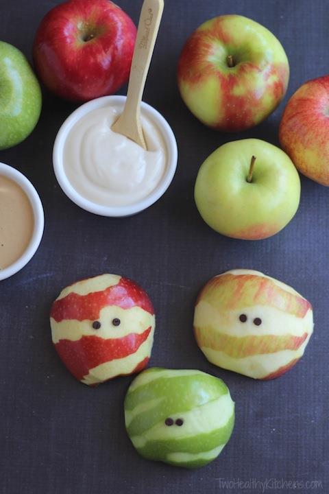 Halloween Treats: Apple Mummies