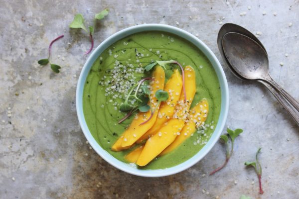 green-smoothie-bowl