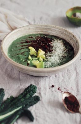 mint chocolate smoothie bowl