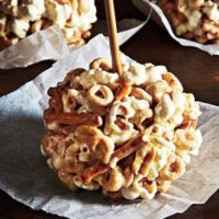 1209p32-popcorn-balls-m