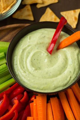 avocado-greek-yogurt-ranch-dip5-srgb.