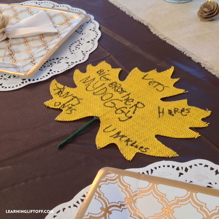 thankful-thanksgiving-table_leaf
