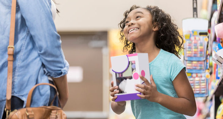 Little girl pleads for mom to buy her a toy